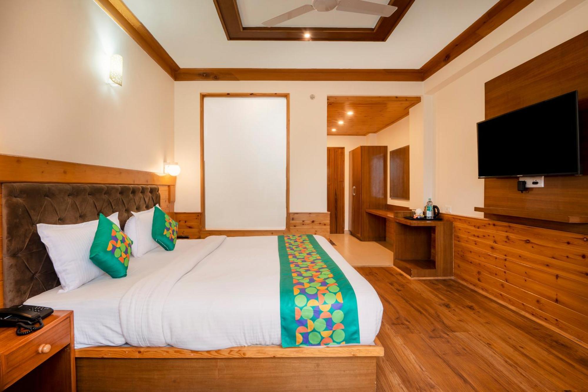 Отель Treebo Premium Sattva With Mountain View Манали Экстерьер фото